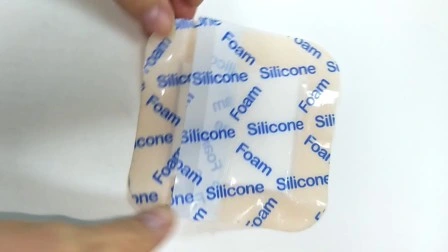 Apósito adhesivo de silicona con borde de espuma de silicona hidrófila estéril azul impermeable y absorbente